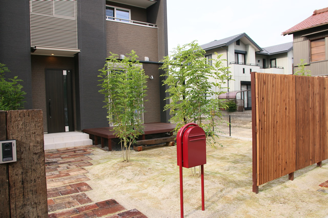外構工事施工例「枕木のアプローチ」